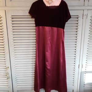 💜Jody Junior's Maxi Dress Purple Satin Skirt Velvet Top, size 11, gently worn💜